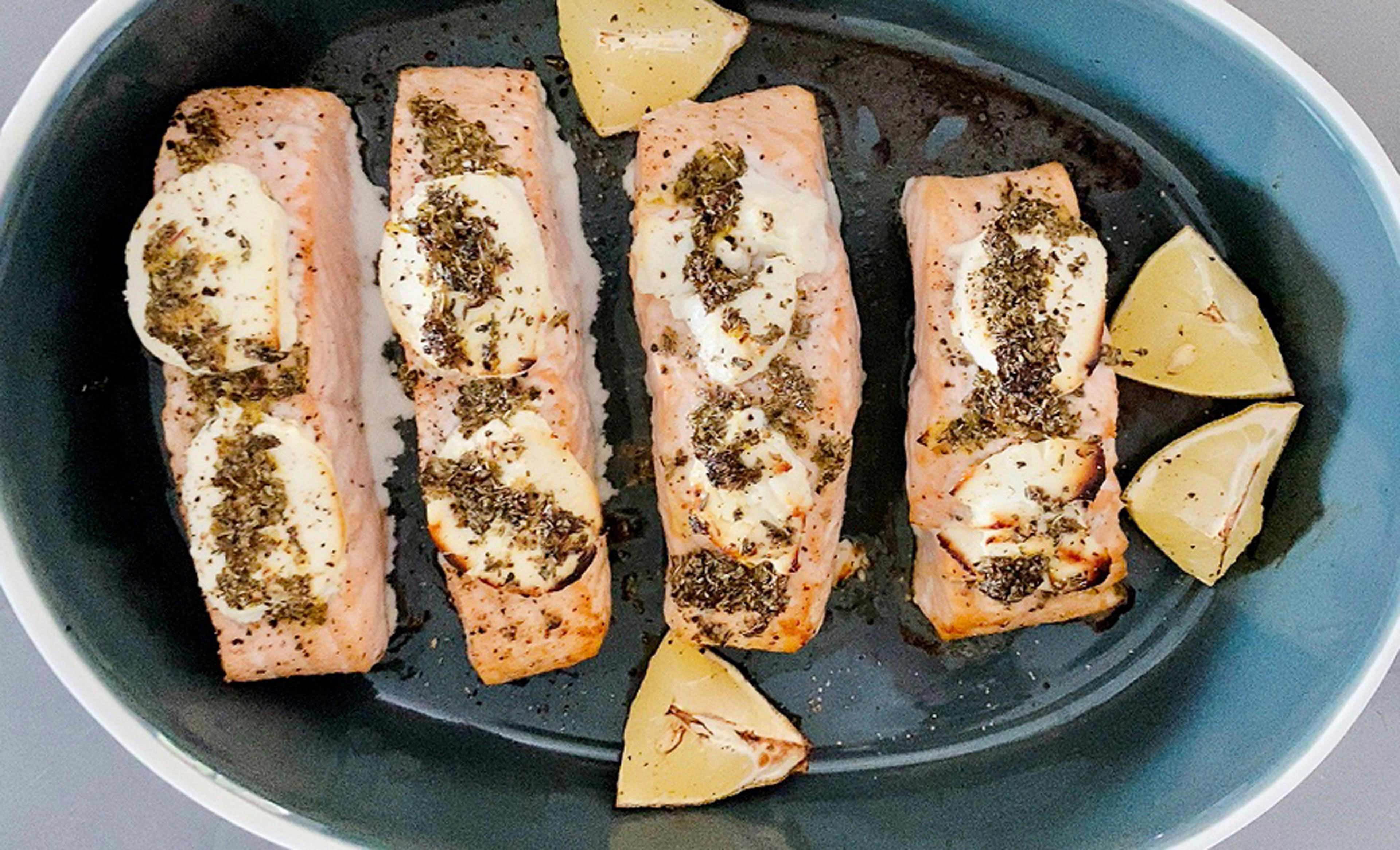 Zalm uit de oven met geitenkaas