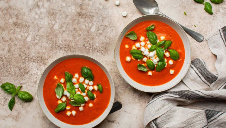 Tomatensoep met geitenkaas parels