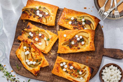 Mini tarte tatins met geitenkaas pearls en peer - 3840x2160px