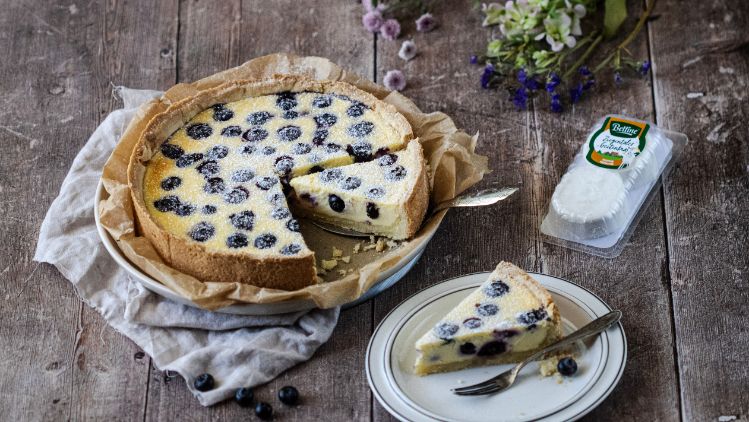 heidelbeer-kaesekuchen mit ziegendrischkaese