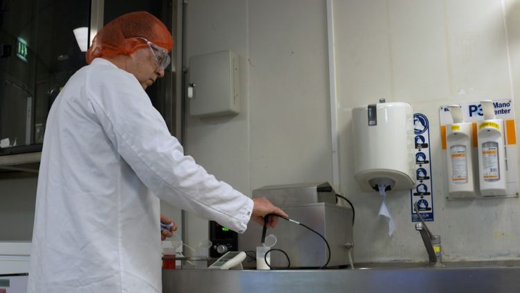 Field Operator functiefoto - 1370x914px