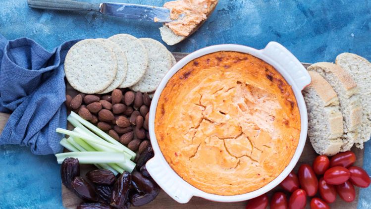 Gebakken geitenkaas paprikadip