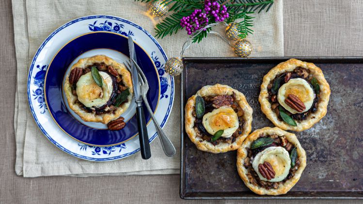 Champignon taartjes met biet en gegrilde geitenkaas - 3840x2160px