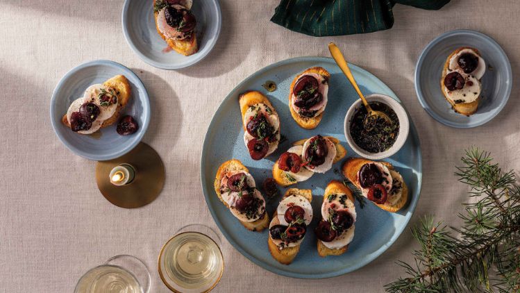 crostini met geitenkaas, kersen hot honey - 3840x2160px