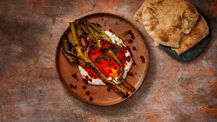 whipped geitenkaas met geblakerde prei - 3840x2160px